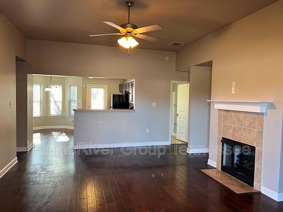4th image of 3691 Jordan View Dr