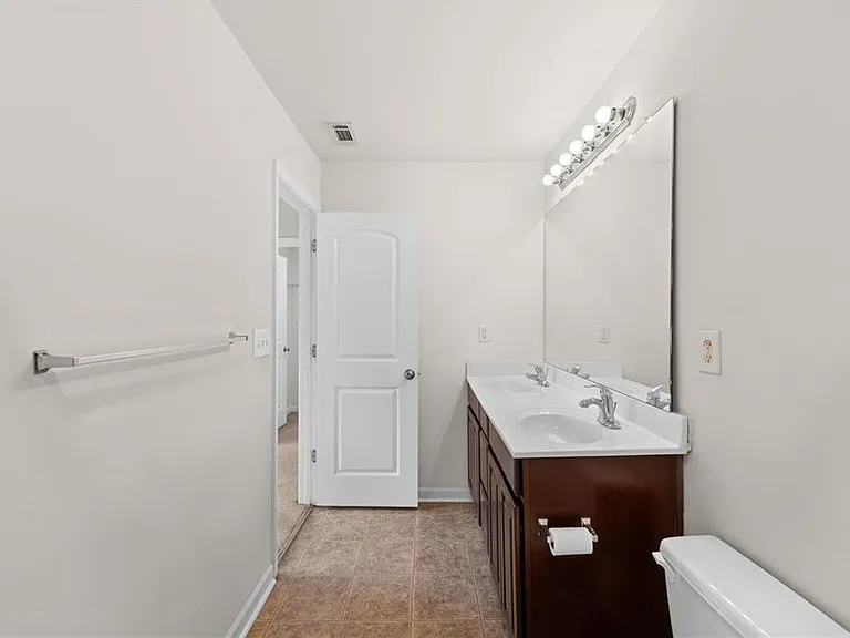 1058 Treymont Ln — Photo 28