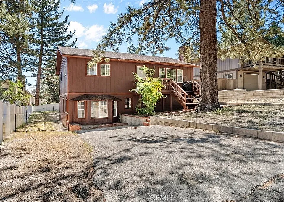 6285 Conifer Dr
