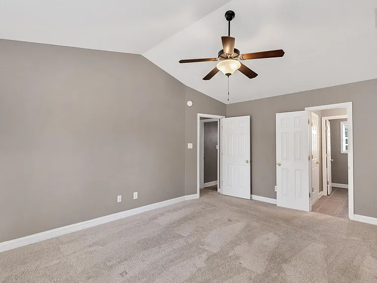324 Beacon Ln — Photo 8