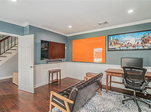 3rd image of 529 Arbor Oak Dr
