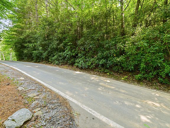 3rd image of M L33 Cardinal Drive