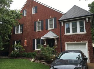 7121 Delmar Blvd, University City, MO