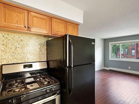2nd image of 729 E 16th St #11547928