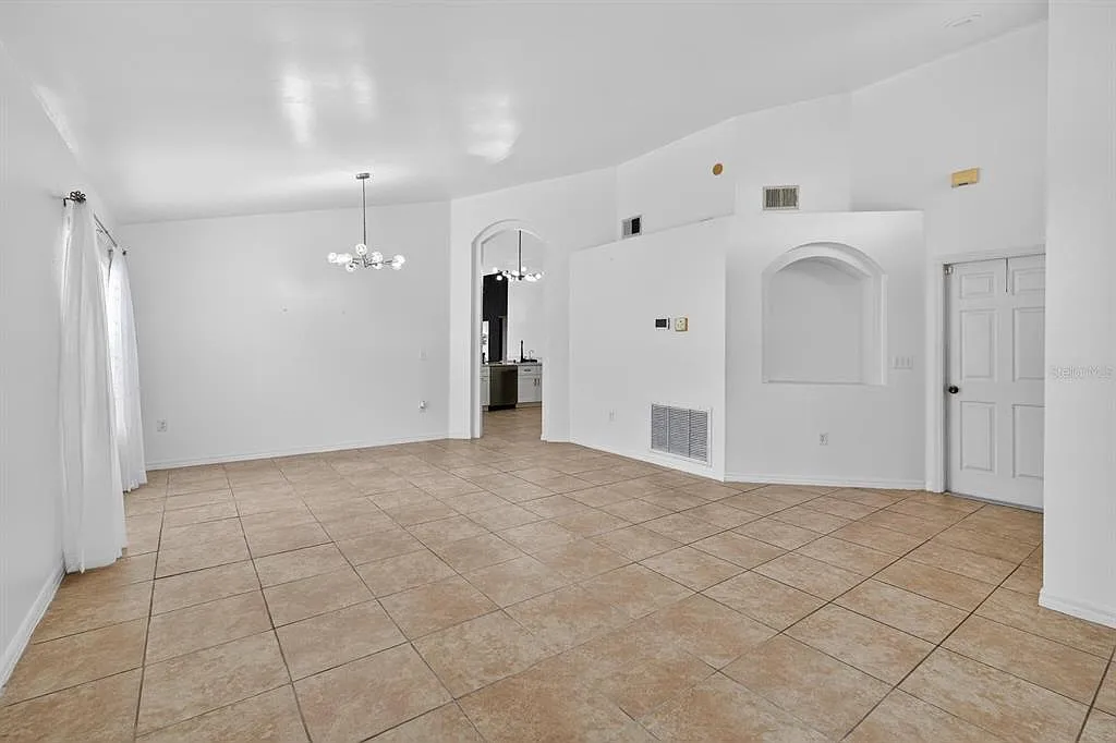 Building Photo - 419 Buckingham Cir