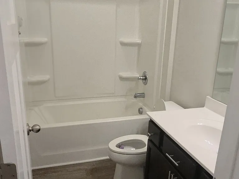 450 Vestry Pl — Photo 8
