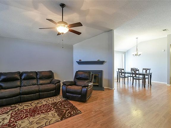 3rd image of 1706 Crestmeadow Ln