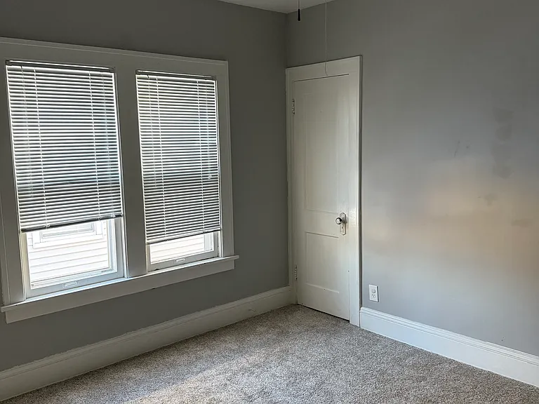 1640 Victoria Ave #1 — Photo 9