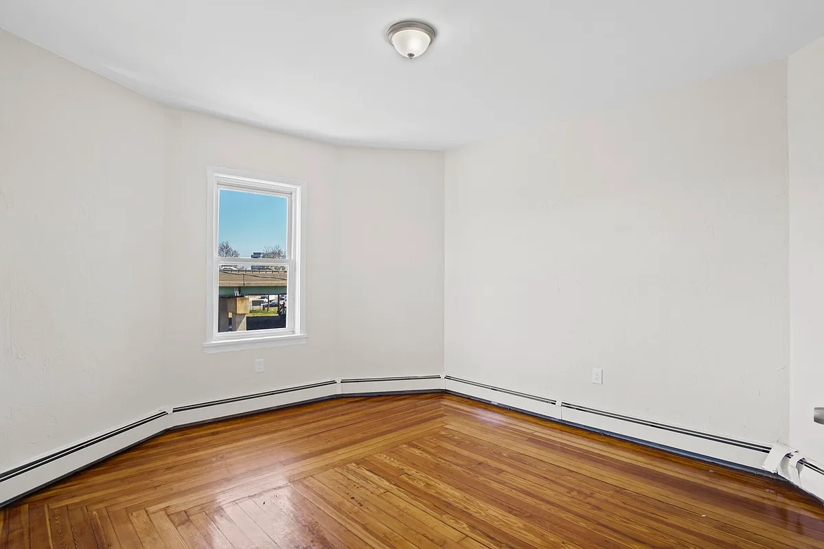 Building Photo - 10 Redfield St #2