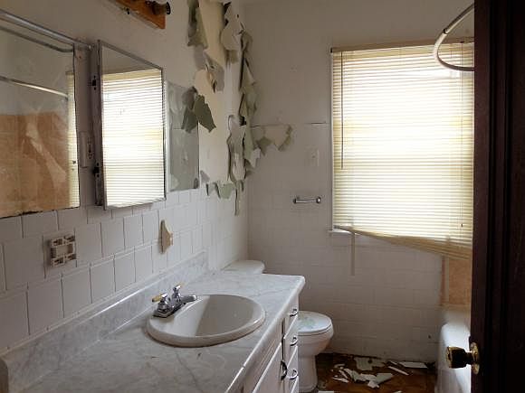 2nd image of 437 S Boyd St