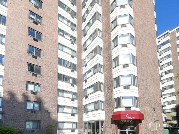 7337 S South Shore Dr APT 708, Chicago, IL 60649