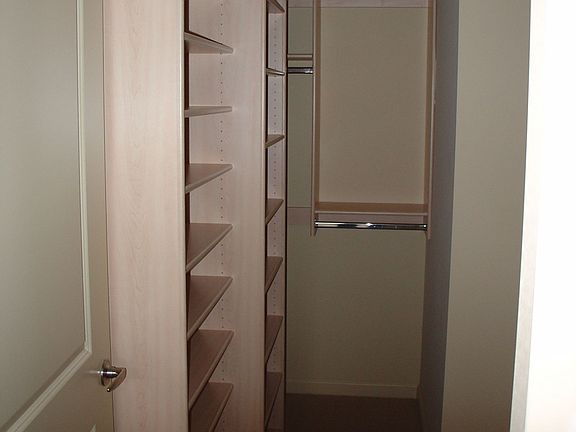 5th image of 925 N Lincoln St #14B-S