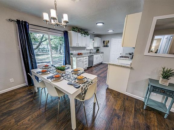 5th image of 924 Jadewood Dr