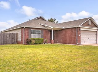 2704 W Decatur St, Broken Arrow, OK 74011