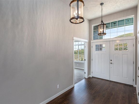 5th image of 1095 Chinook Dr