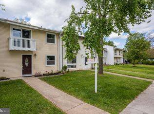 7 Monarch Dr, Sterling, VA 20164