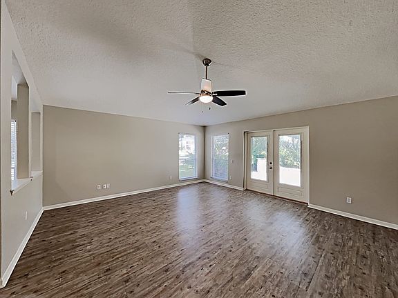 4th image of 222 Hanging Moss Cir