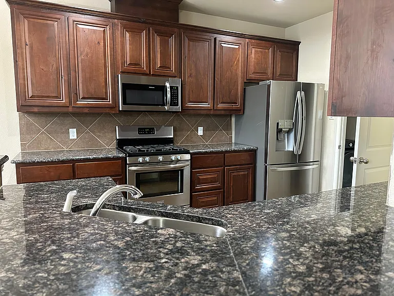 4618 Ladyfern Way #4618 — Photo 32