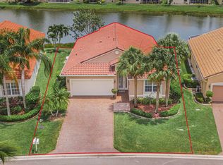 352 NW Shoreline Cir, Port Saint Lucie, FL 34986