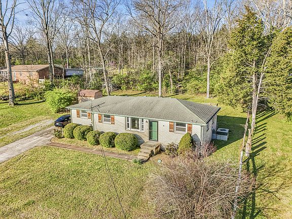 3rd image of 375 Spring Valley Dr