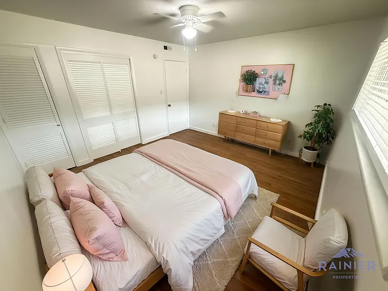 Lorrain Apartments — Photo 38