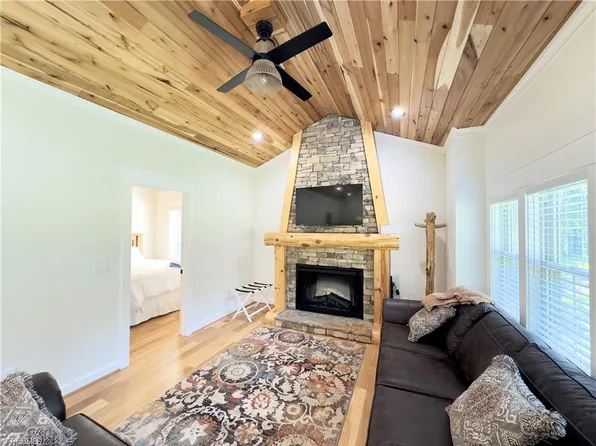 440 Old Railroad Grade Rd, Thurmond, NC 28683