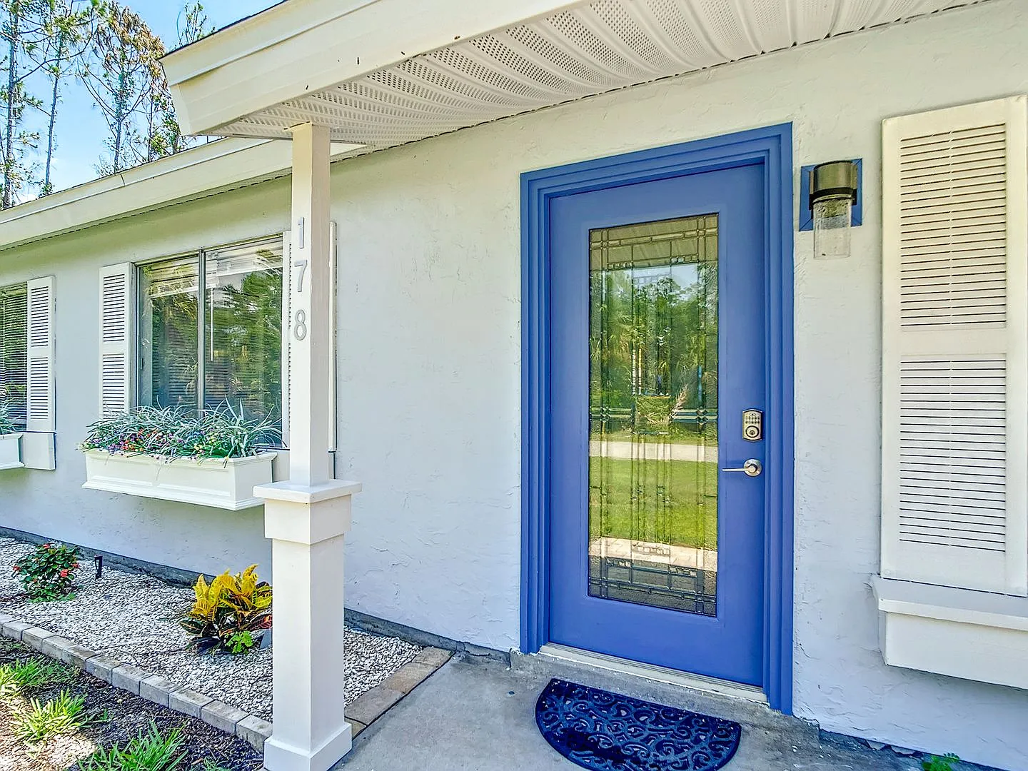 Bright & Spacious 3BR/2BA Port Charlotte Home — Photo 3