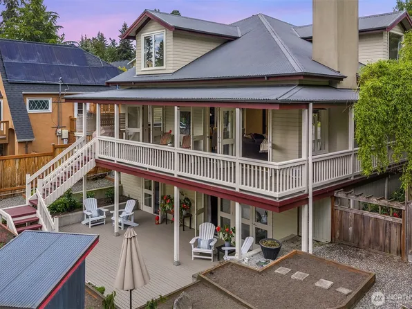 4712 SW Brace Point Drive, Seattle, WA 98136