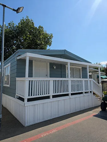65 Sylvia St Photo 1