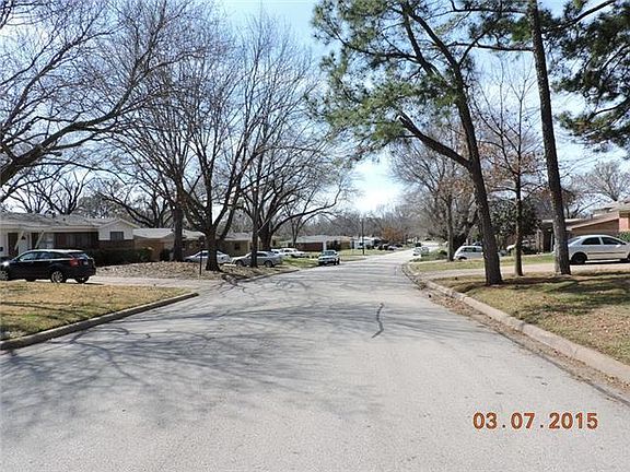 3rd image of 1608 Westcrest Dr