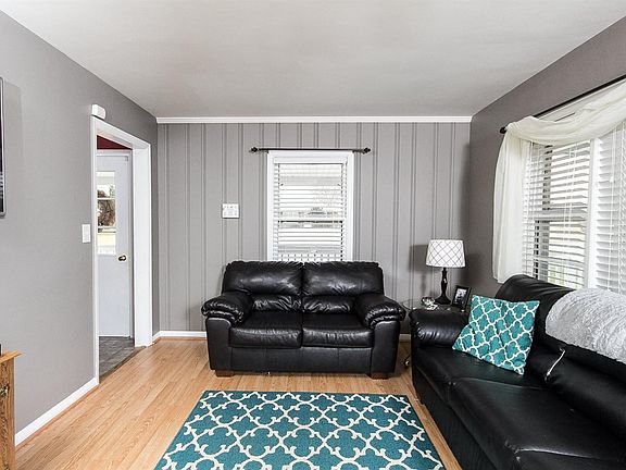 5th image of 241 Twin Oak Dr