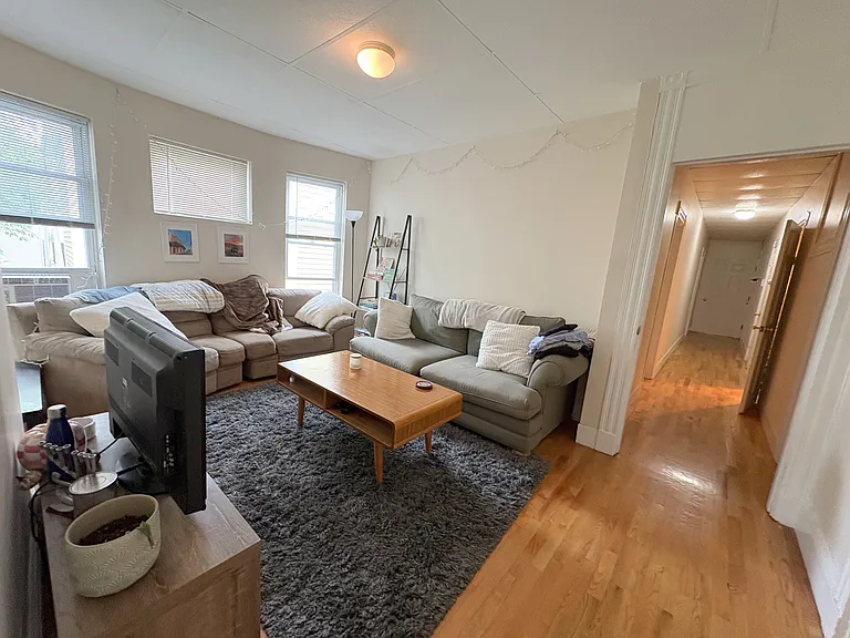 279 Pearl St #2R — Photo 4
