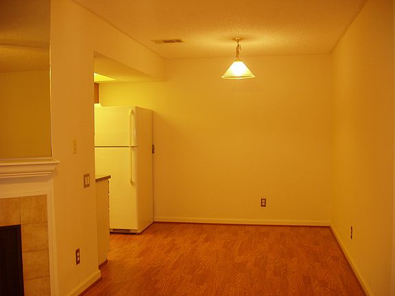 5th image of 3901 Golf Tee Ct APT 202