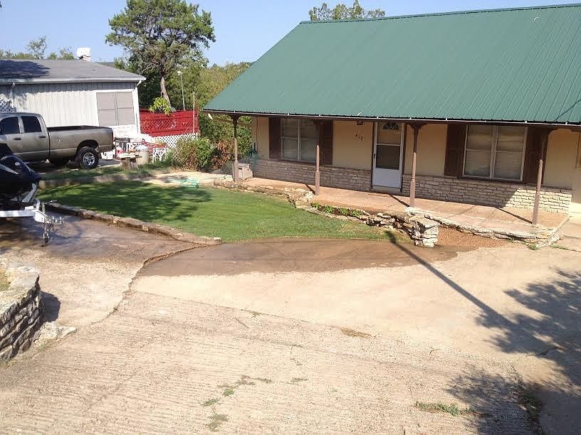 2nd image of 412 Rock Harbor Dr