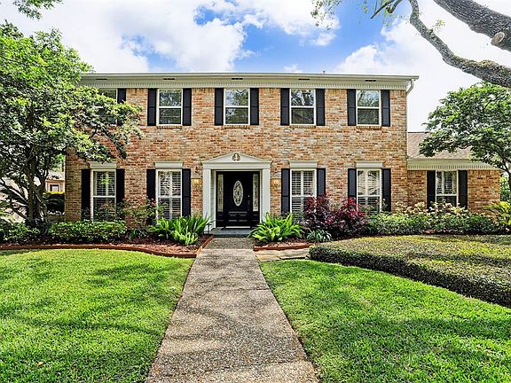 2nd image of 14739 River Forest Dr