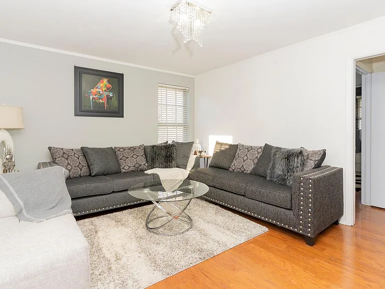 1620 W Northgate Dr — Photo 18