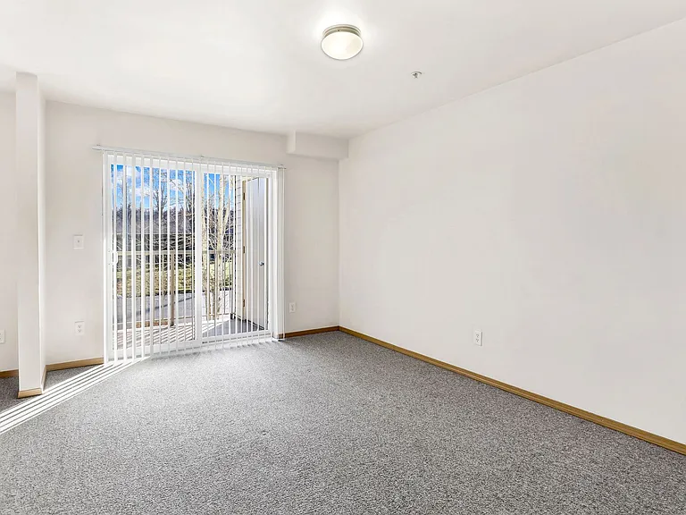 1025 Potter St — Photo 3