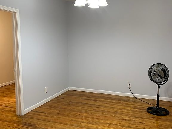 3rd image of 164 E 33rd St #12