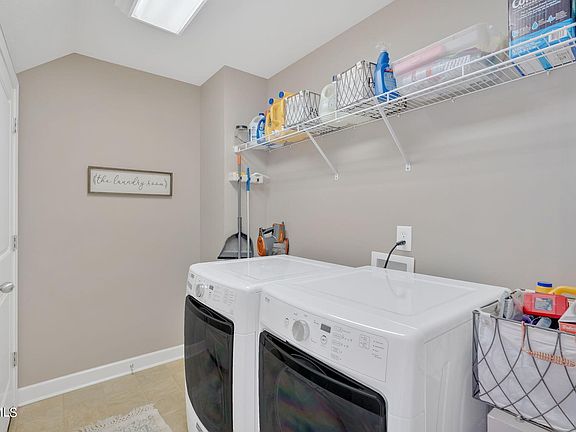 5th image of 617 Hazel St APT 204