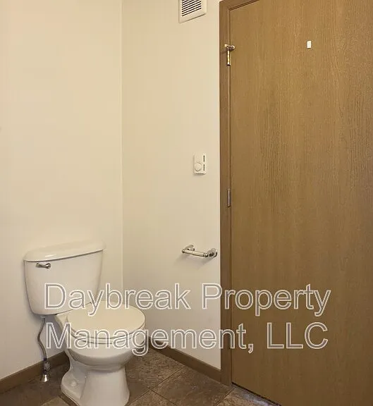 317 16th St S #5 — Photo 18