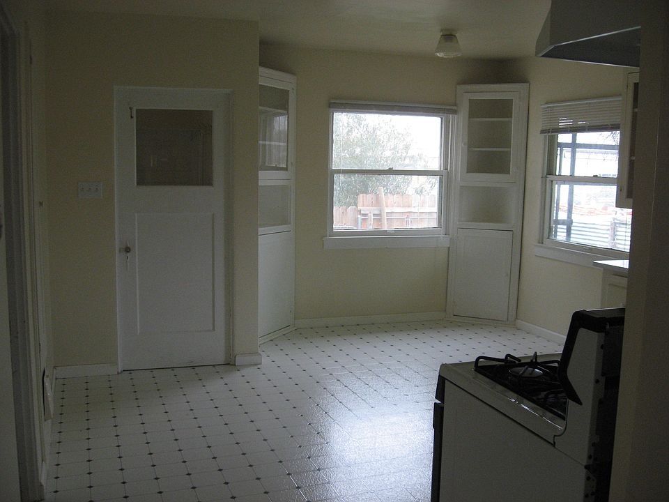 2nd image of 835 Shearer St