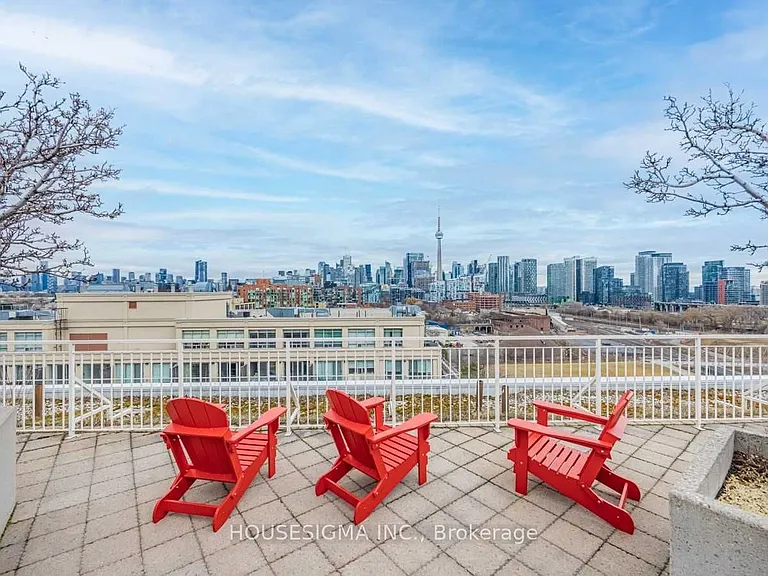 18 Stafford St #508 — Photo 32