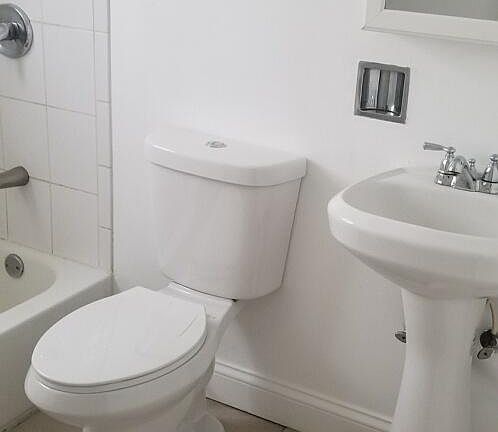 2nd image of 6618 S Michigan Ave APT D