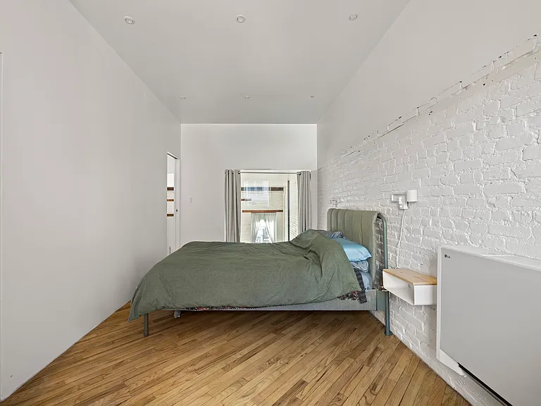 147 Metropolitan Ave #2 — Photo 22