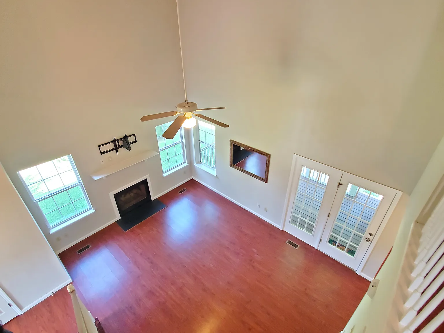 3 bed, 2.5 bath, 1400 sqft, $1,850 — Photo 4