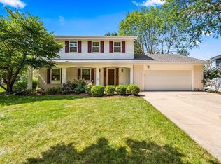 765 Crestwood Dr, Waukesha, WI 53188