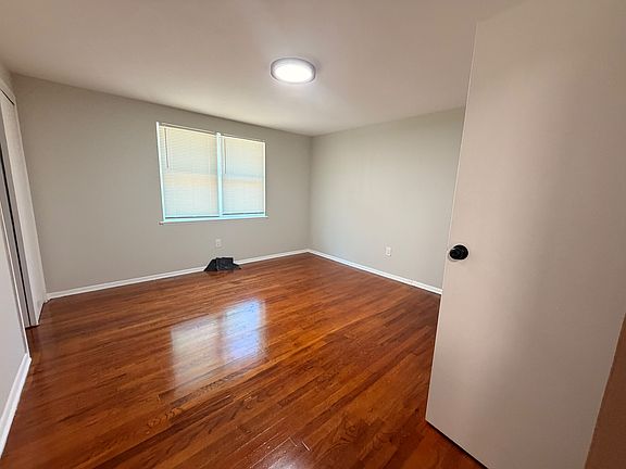 5th image of 64 Chamberlain St #1B