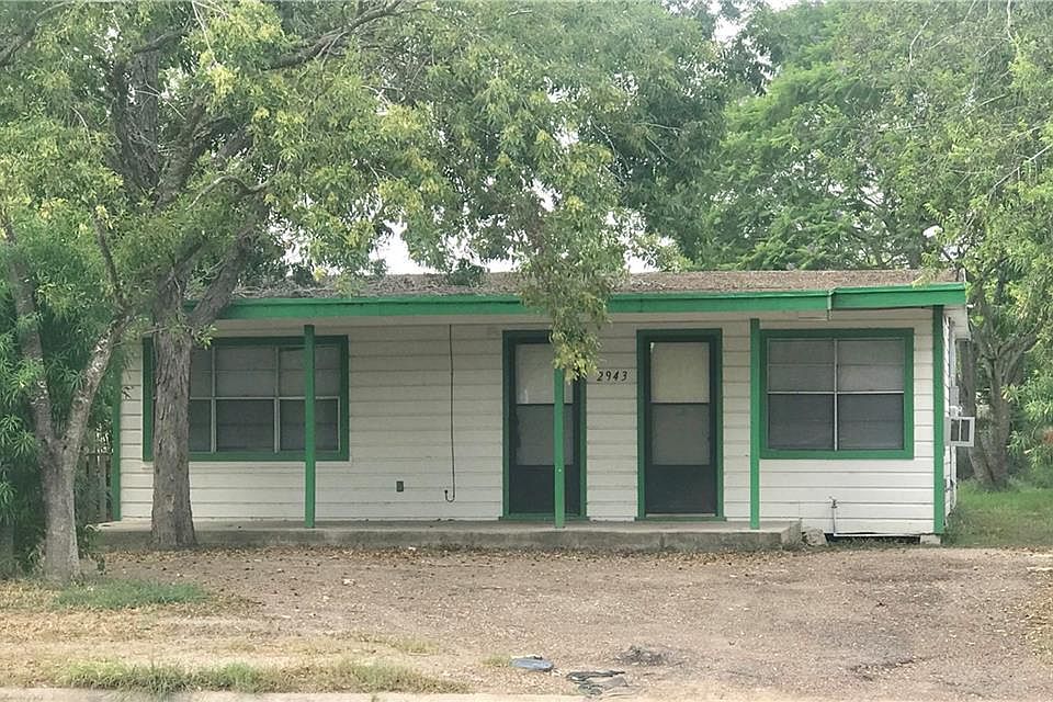 1st image of 2943 East Ave