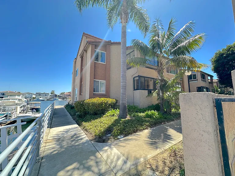 17106 Bluewater Ln #137 — Photo 3