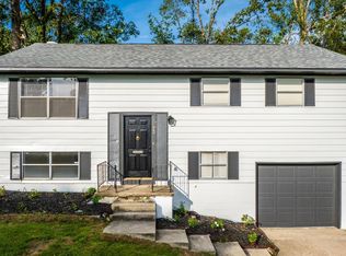 73 White Oak Ln, Little Rock, AR 72227
